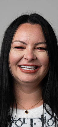 Happy patient after a dental veneer treatment in Turkey with Dentique Clinic